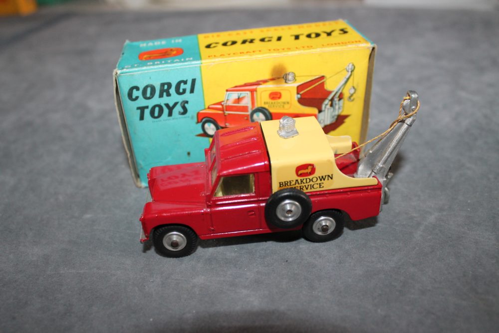 417S land rover breakdown truck raed suspension corgi toys 417s