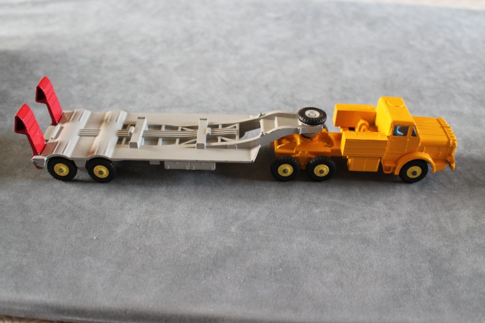 mighty antar transformer lorry very rare version dinky toys 908 side