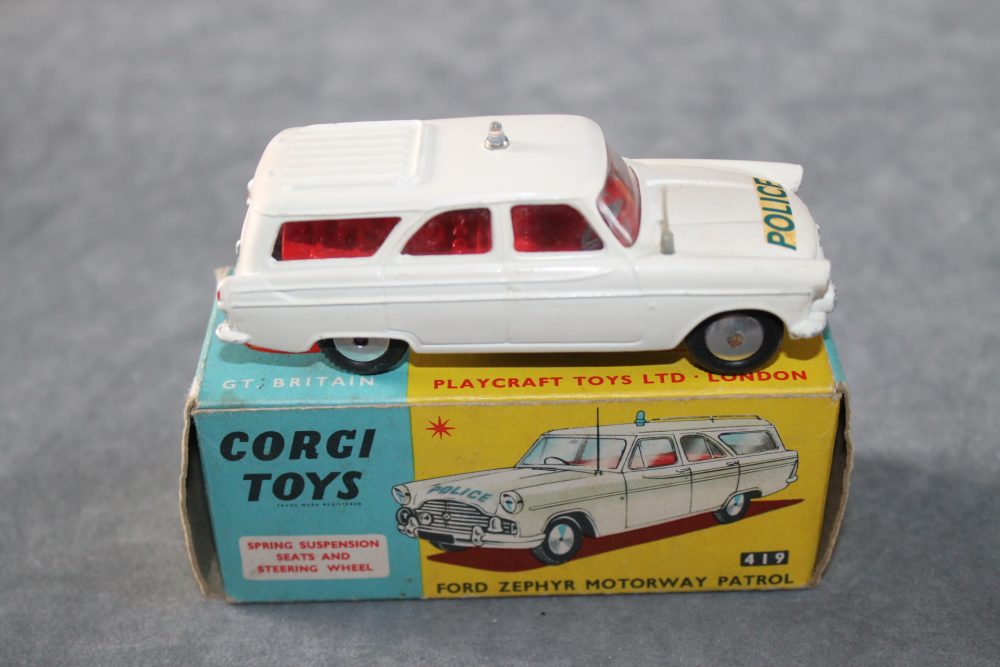 ford zephyr motorway patrol car corgi toys 417 side