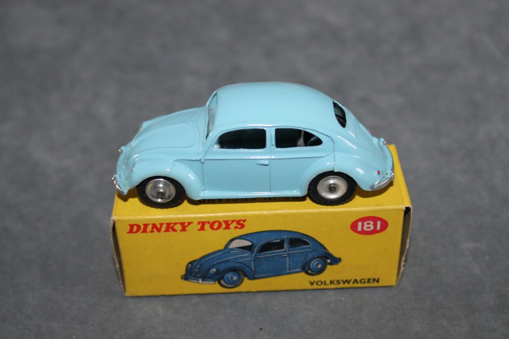 volkswagen beetle pale blue spun hubs dinky toys 181