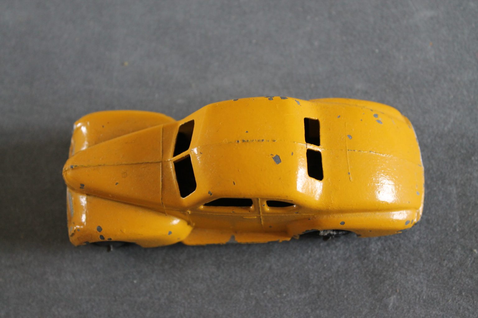 Camion miniature au 1/43: STUDEBAKER Pick-up de DINKY TOYS Camion miniature au 1/43: STUDEBAKER Pick-up de DINKY TOYS