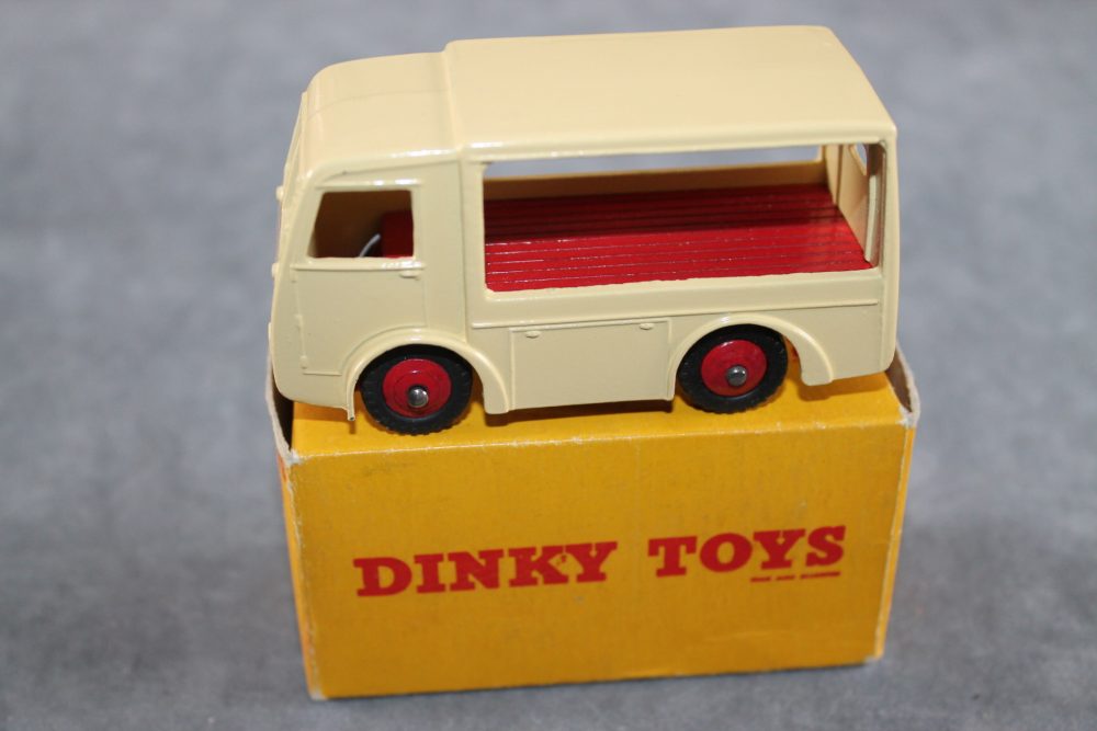 electric van milk float ncb cream dinky toys 491