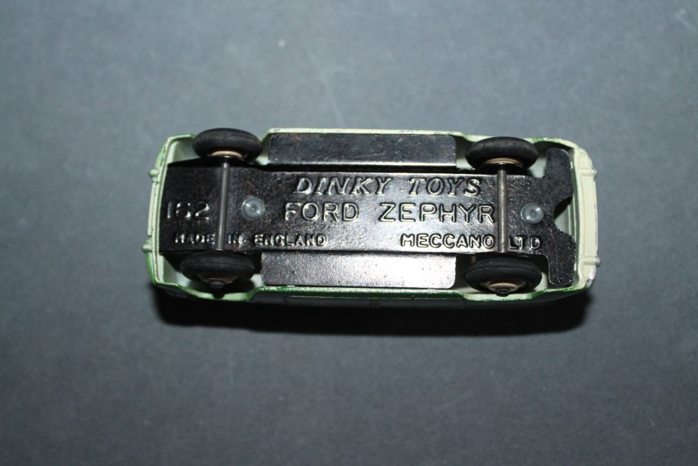 ford zephyr dinky toys 162 base