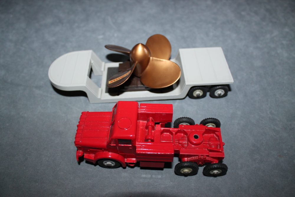 mighty antar with un mountable trailer and propeller load dinky toys 986 left side