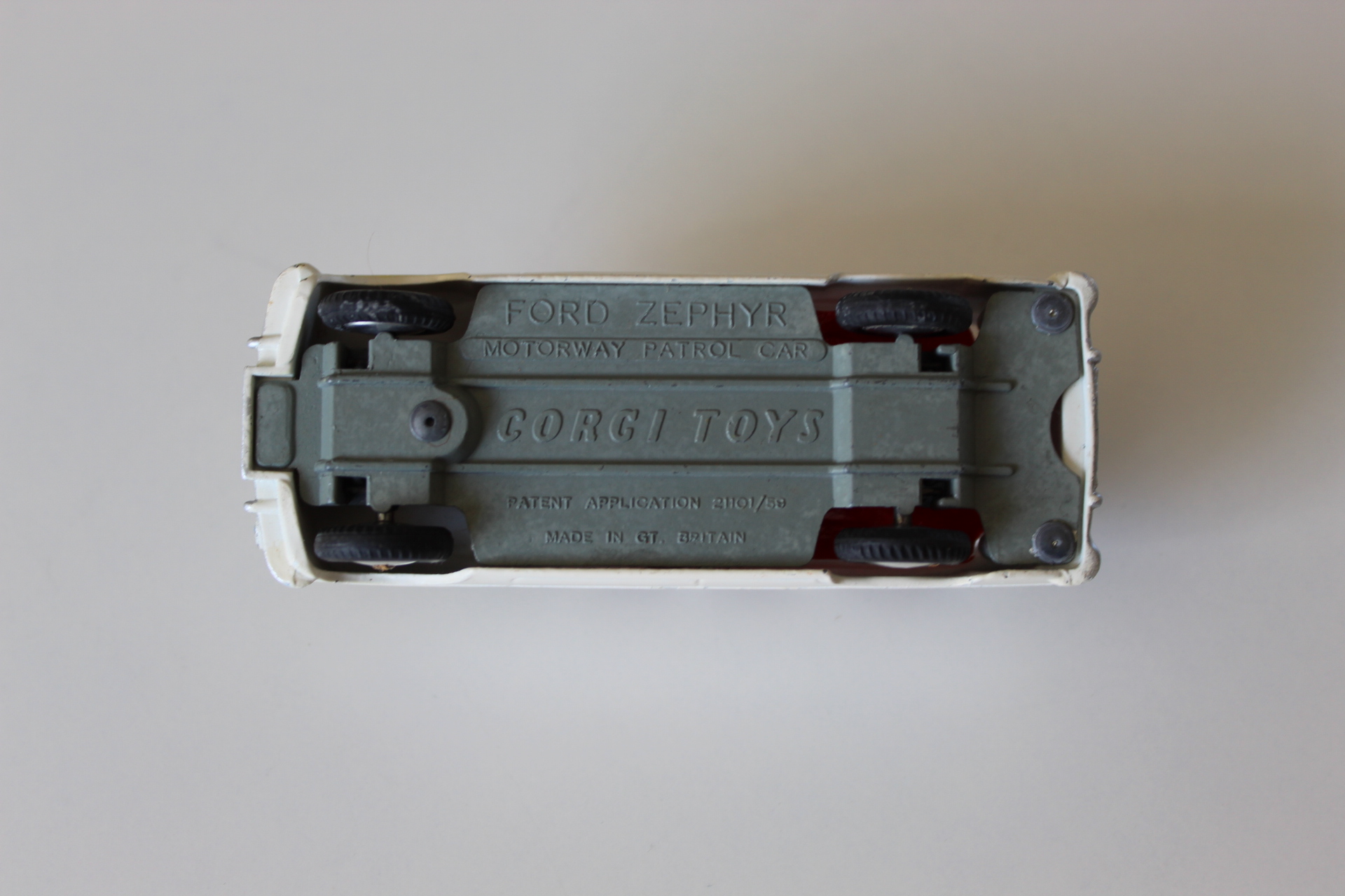 ford zephyr motorway control corgi toys 419 base