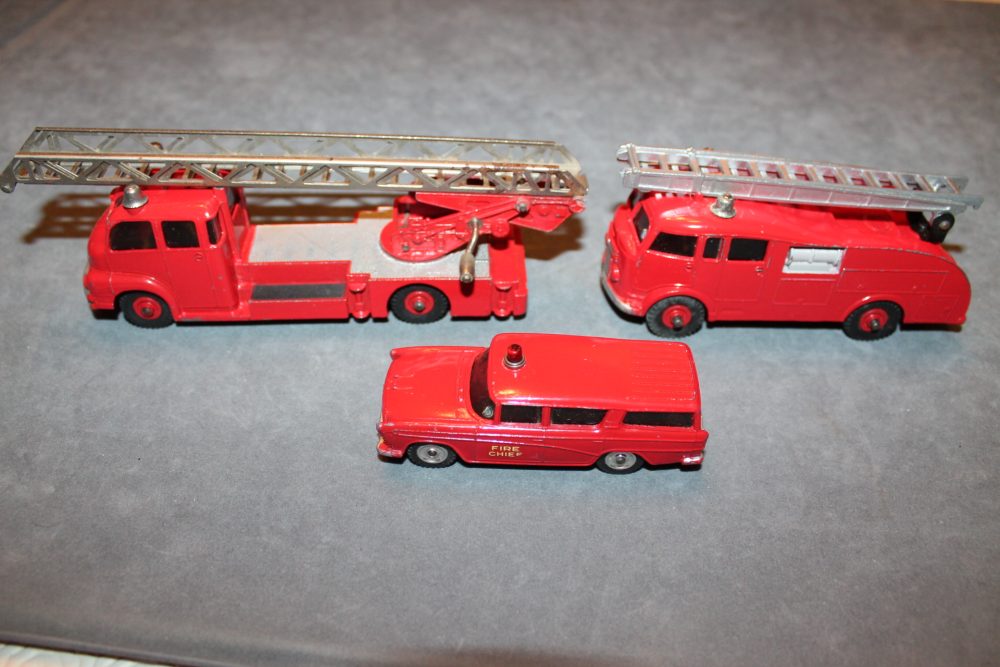 fire service gift set dinky toys 957 side 1