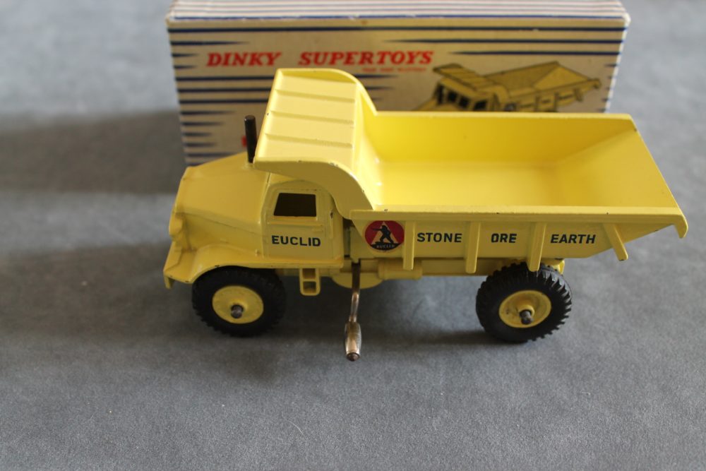 euclid rear dump truck dinky toys 965 left side
