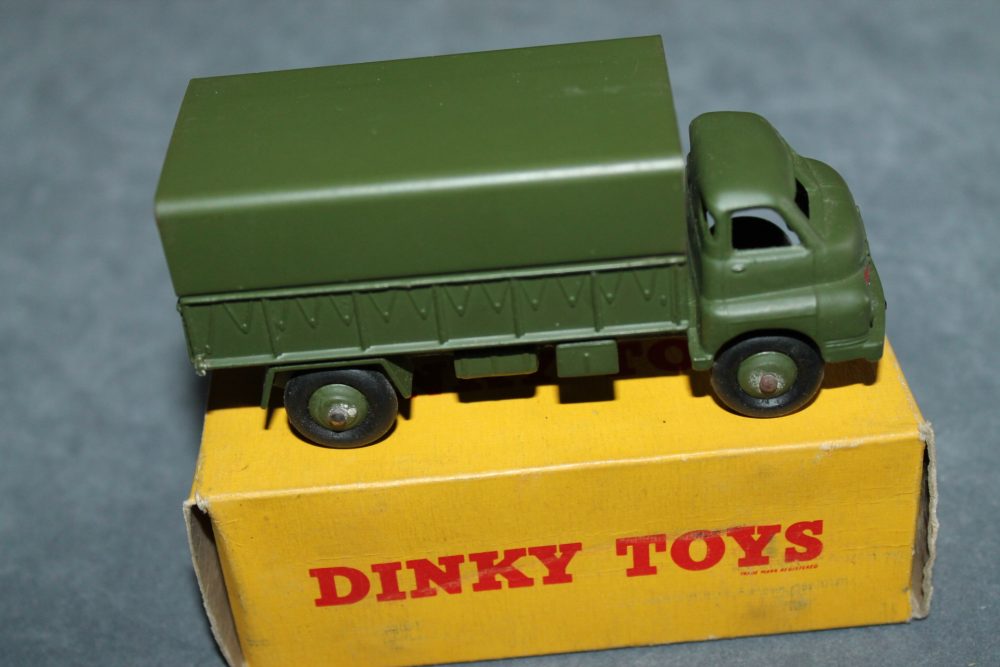 3 ton army wagon dinky toys 621 side