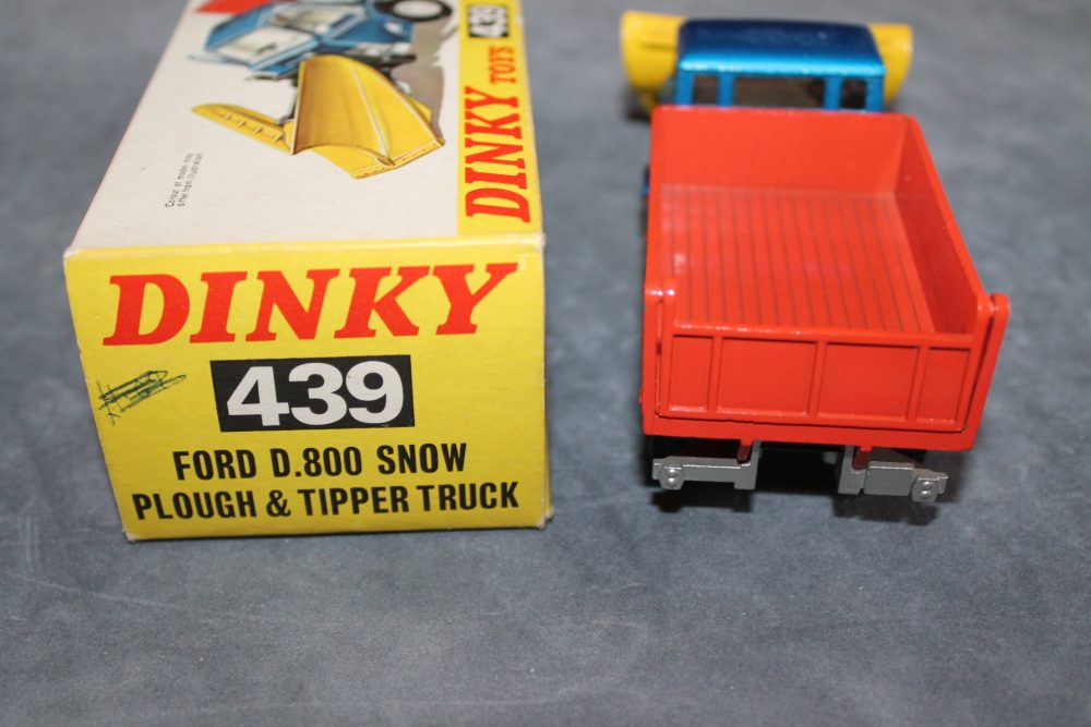 ford d800 snow plough and tipper truck dinky toys 439 back