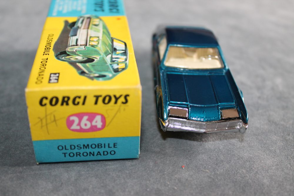 oldsmobile toranado corgi toys 264-front