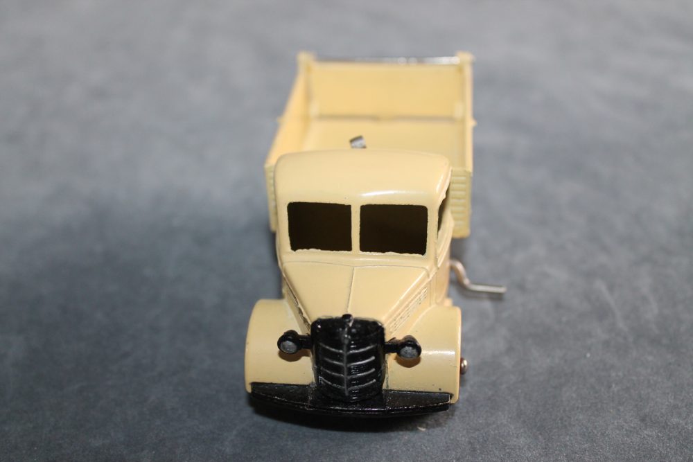 bedford end tipper cream dinky toys 25m front