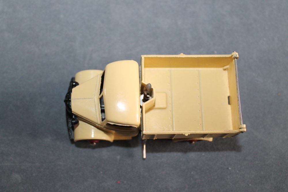 bedford end tipper cream dinky toys 25m top