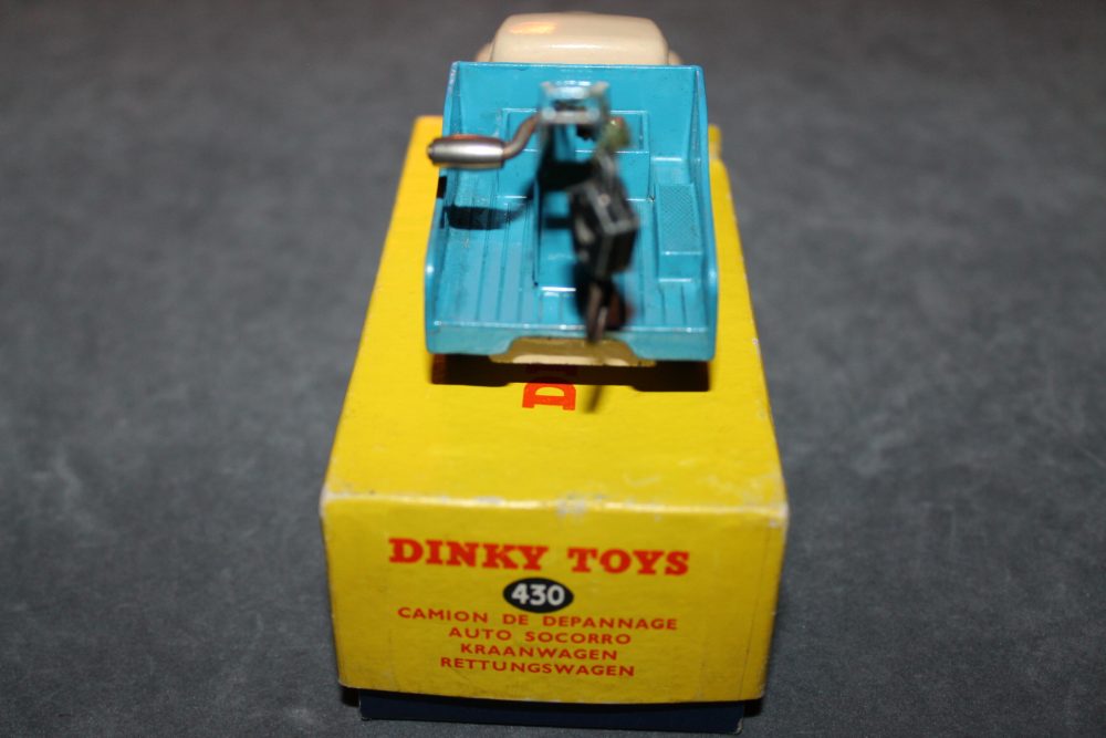 commer breakdown truck dinky toys 430 back
