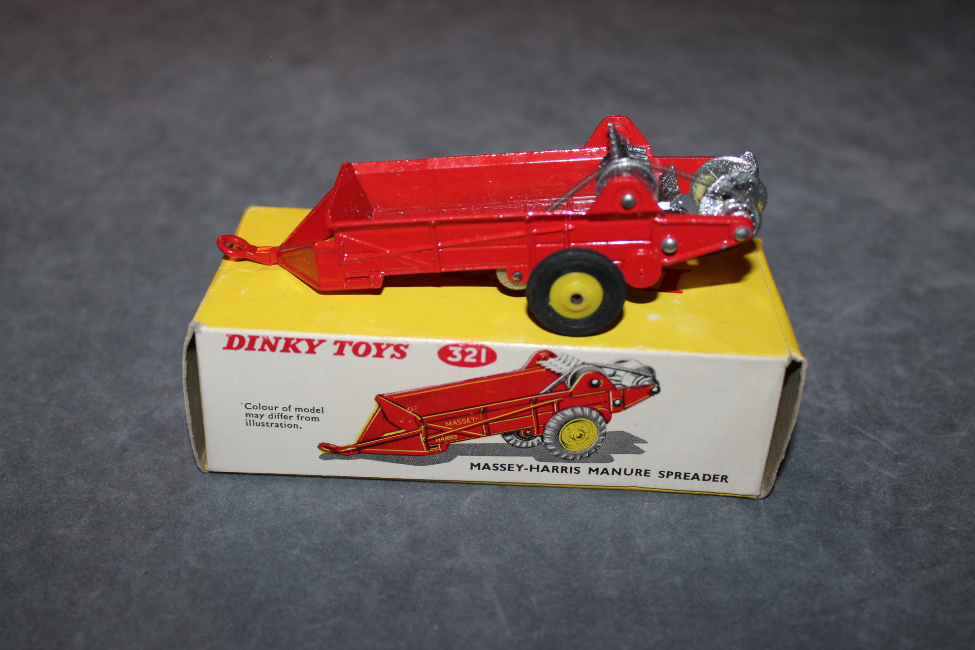 DINKY TOYS GB. Remorque MASSEY HARRIS REF: 321
