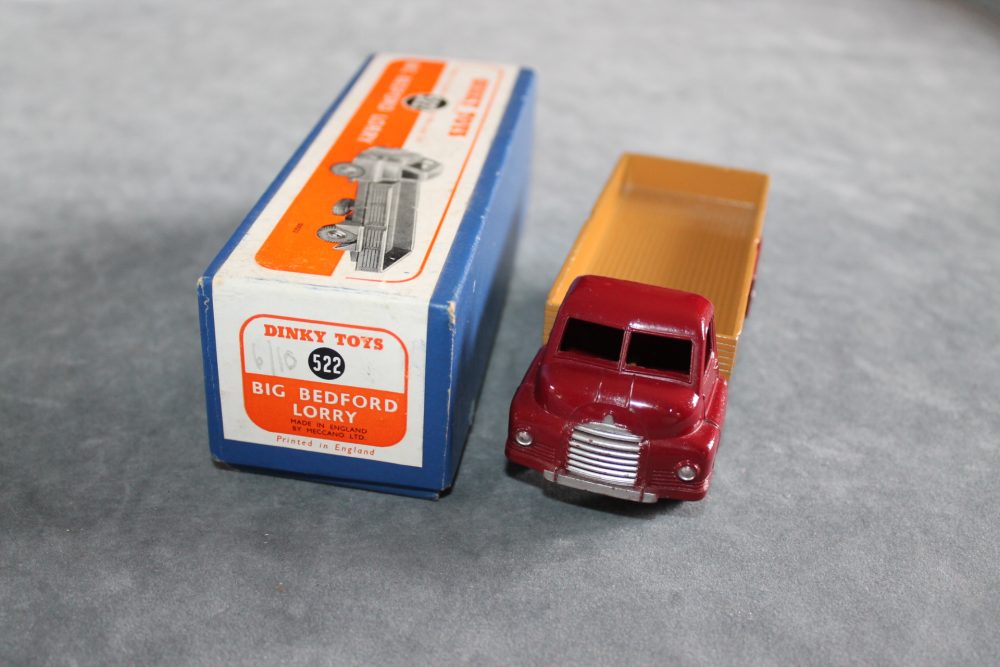 big bedford lorry dinky toys 522 front