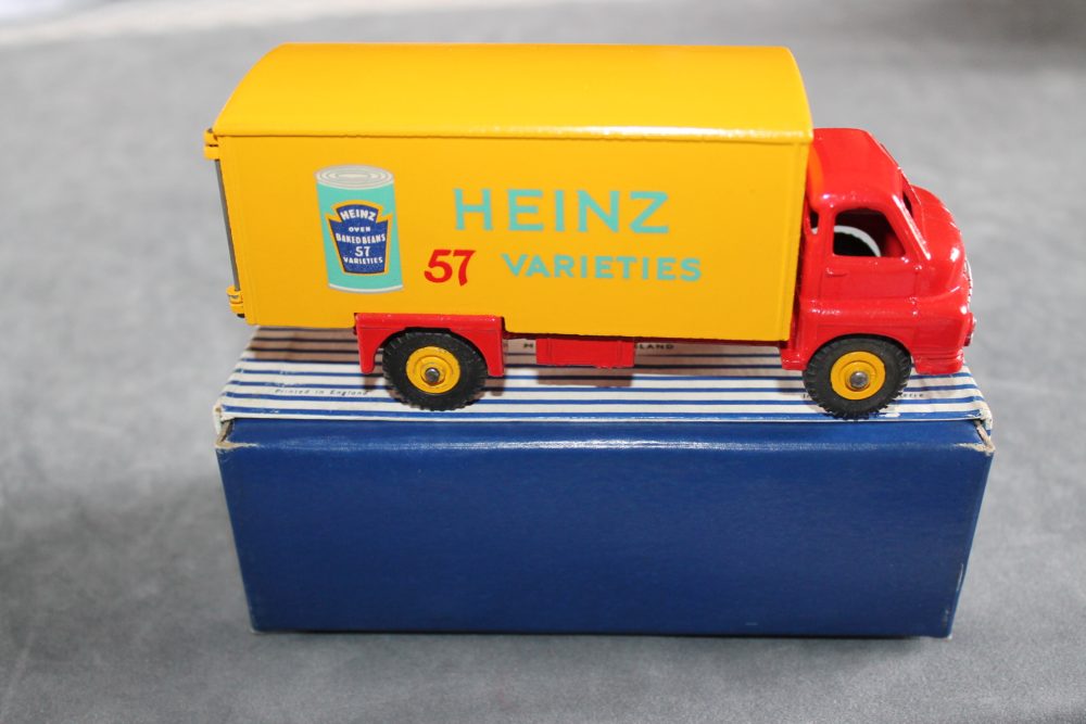 big bedford lorry heinz baked beans dinky toys 923 side