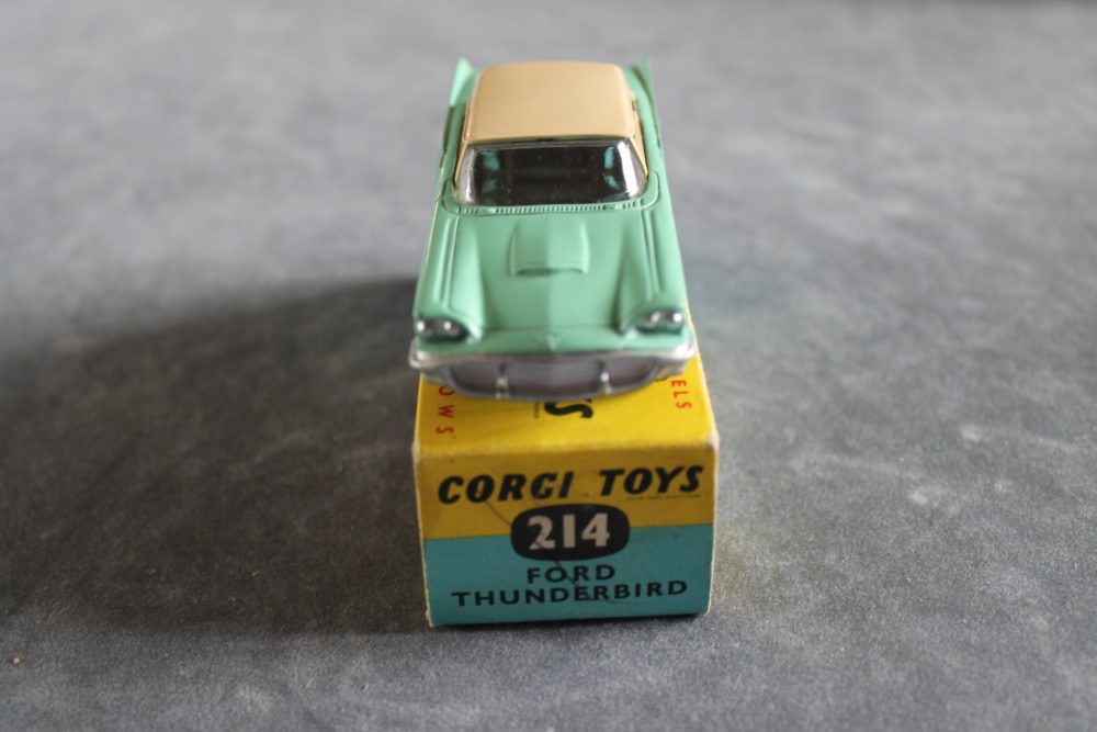 ford thunderbird hardtop corgi toys 214 front
