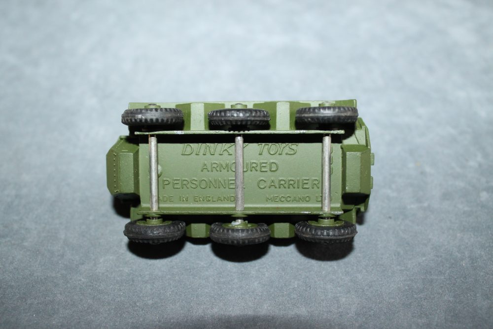 armoured personnel carrier dinky toys 676 base