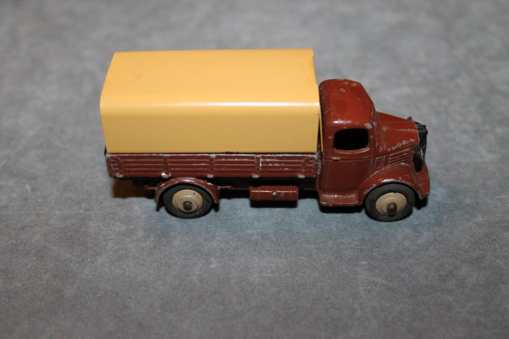 austin covered wagon brown rare dinky toys 413 side