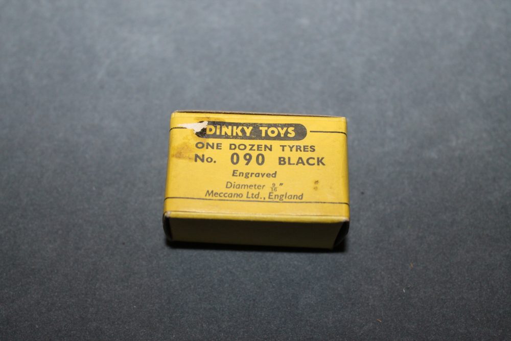 black tyres dinky toys 090