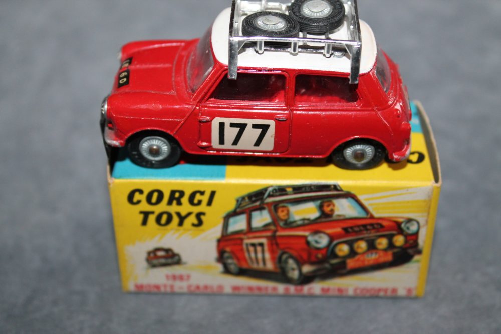 1967 monte carlo winner bmc mini cooper corgi toys 339