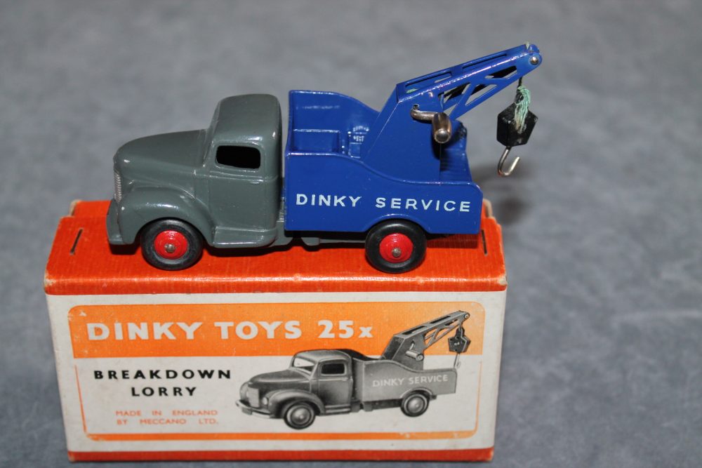 commer breakdown lorry slate grey and violet blue dinky toys 025x