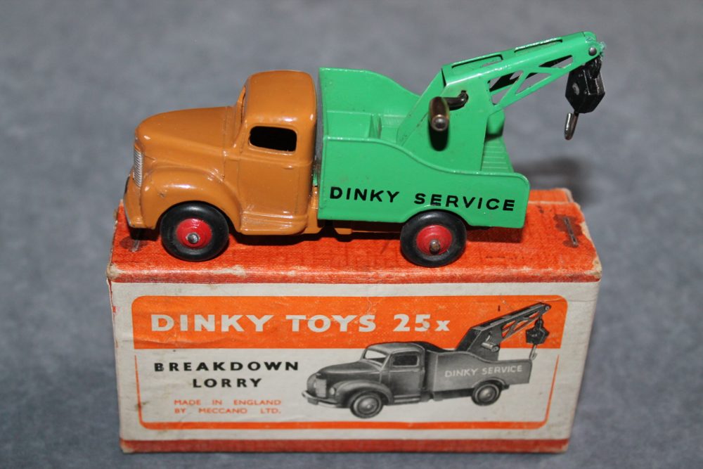 commer breakdown truck dinky toys 025x