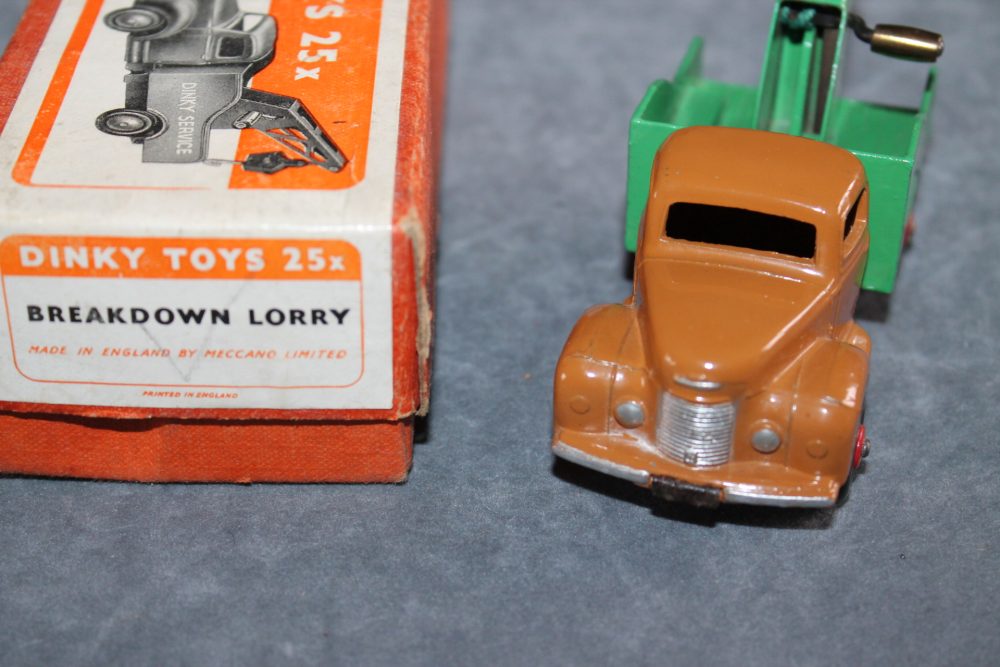 commer breakdown truck dinky toys 025x front