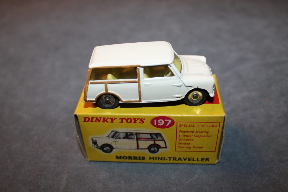 morris traveller cream and yellow interior dinky toys 197 side