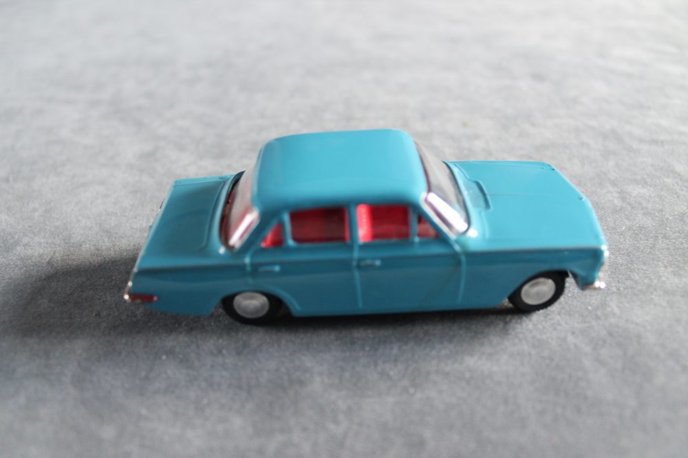 vauxhall cresta blue spot on toys n108 new zealand issue right side