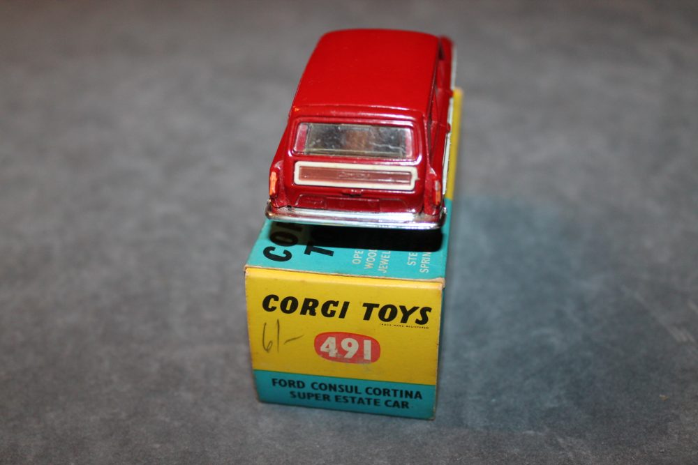 ford cortina estate car corgi toys 491 back