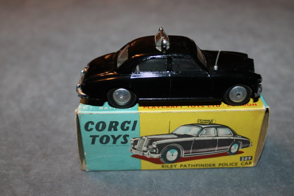 riley police car corgi toys 209 side