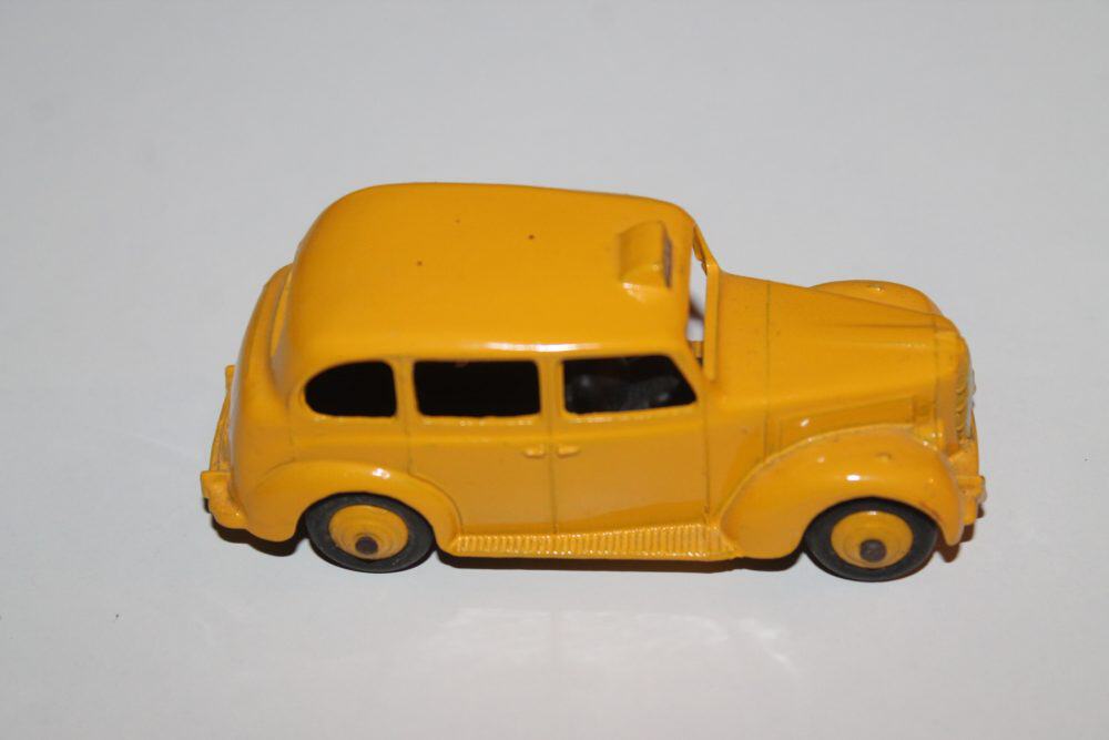 TAXi('97仏)　1&2&3&4 NYC Taxi Ford Escape SUV with Light & Sound – FAO Schwarz