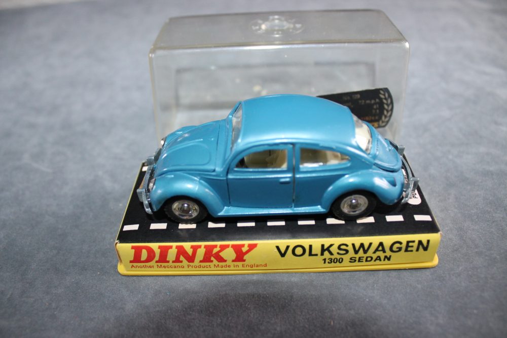 volkswagen 1300 saloon dinky toys 129