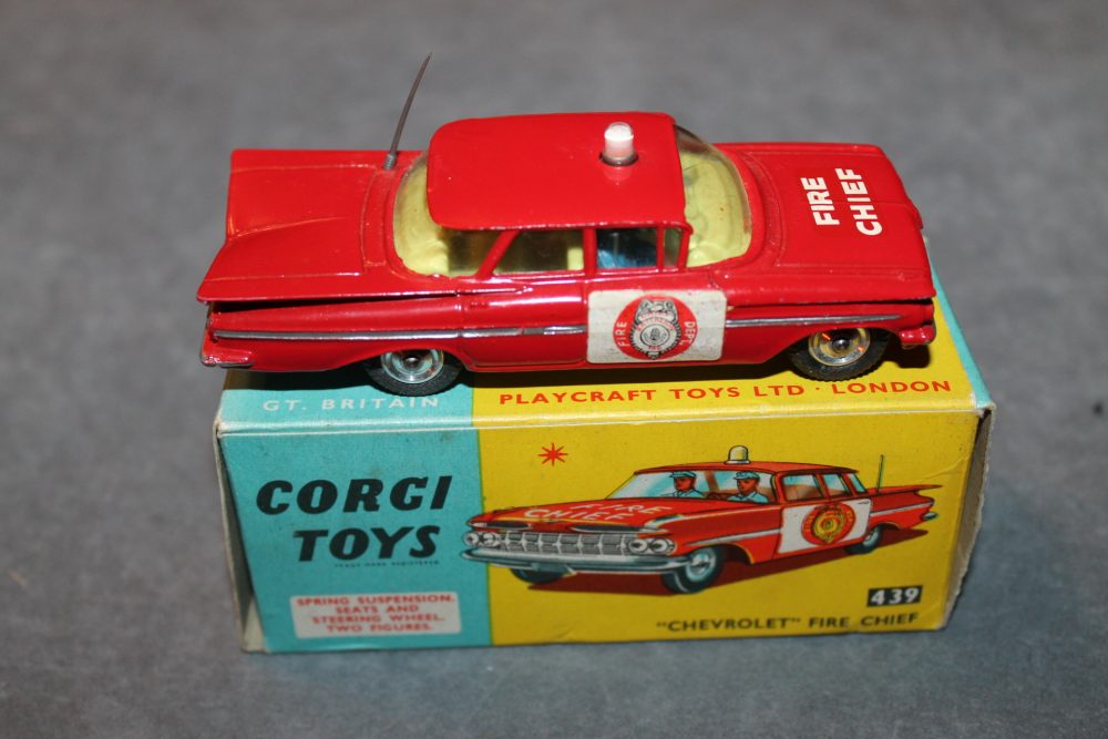 fire chief car corgi toys 439 side