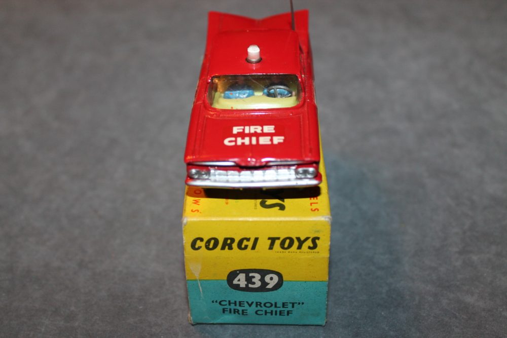 fire chief car corgi toys 439 front