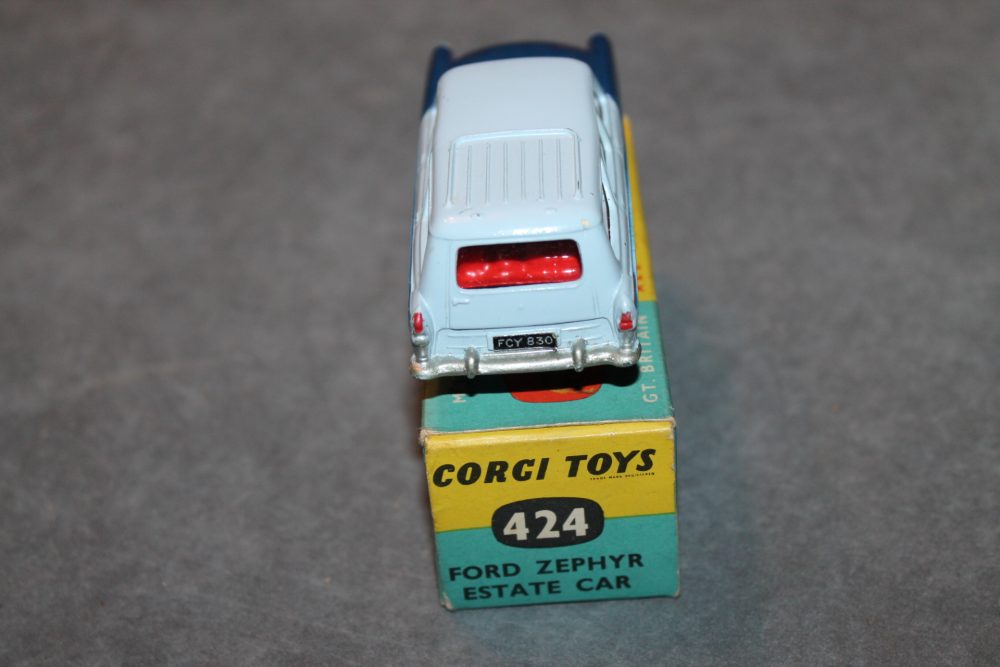 ford zephyr estate car corgi toys 424 back