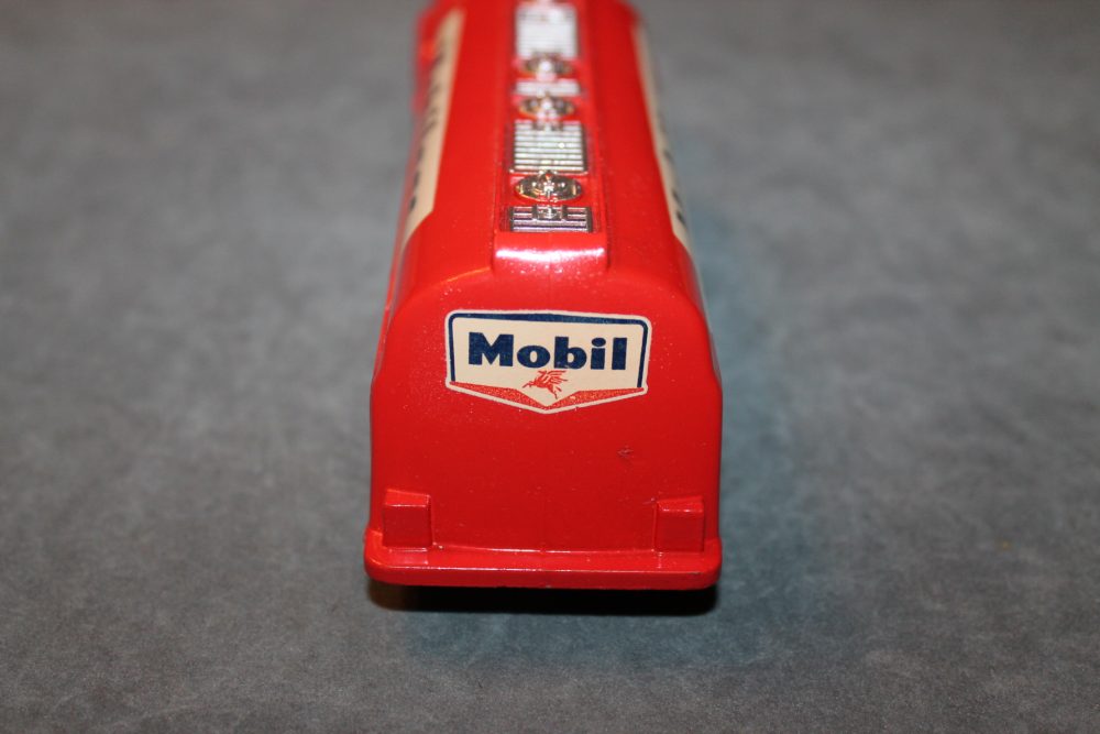 bedford mobilgas petrol tanker corgi toys 1110 back