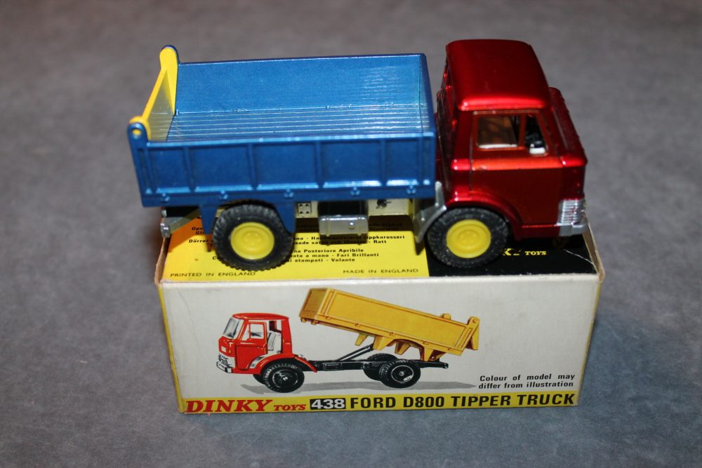 ford d800 tipper truck dinky toys 438 side