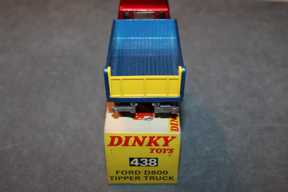 ford d800 tipper truck dinky toys 438 back