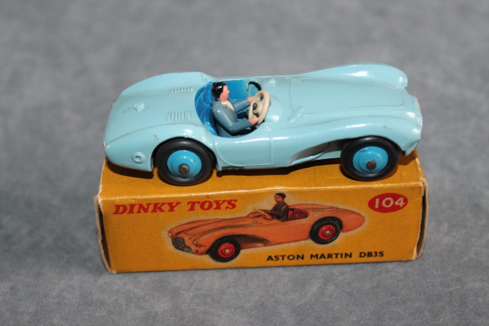 aston martin db3s blue dinky toys 104 side
