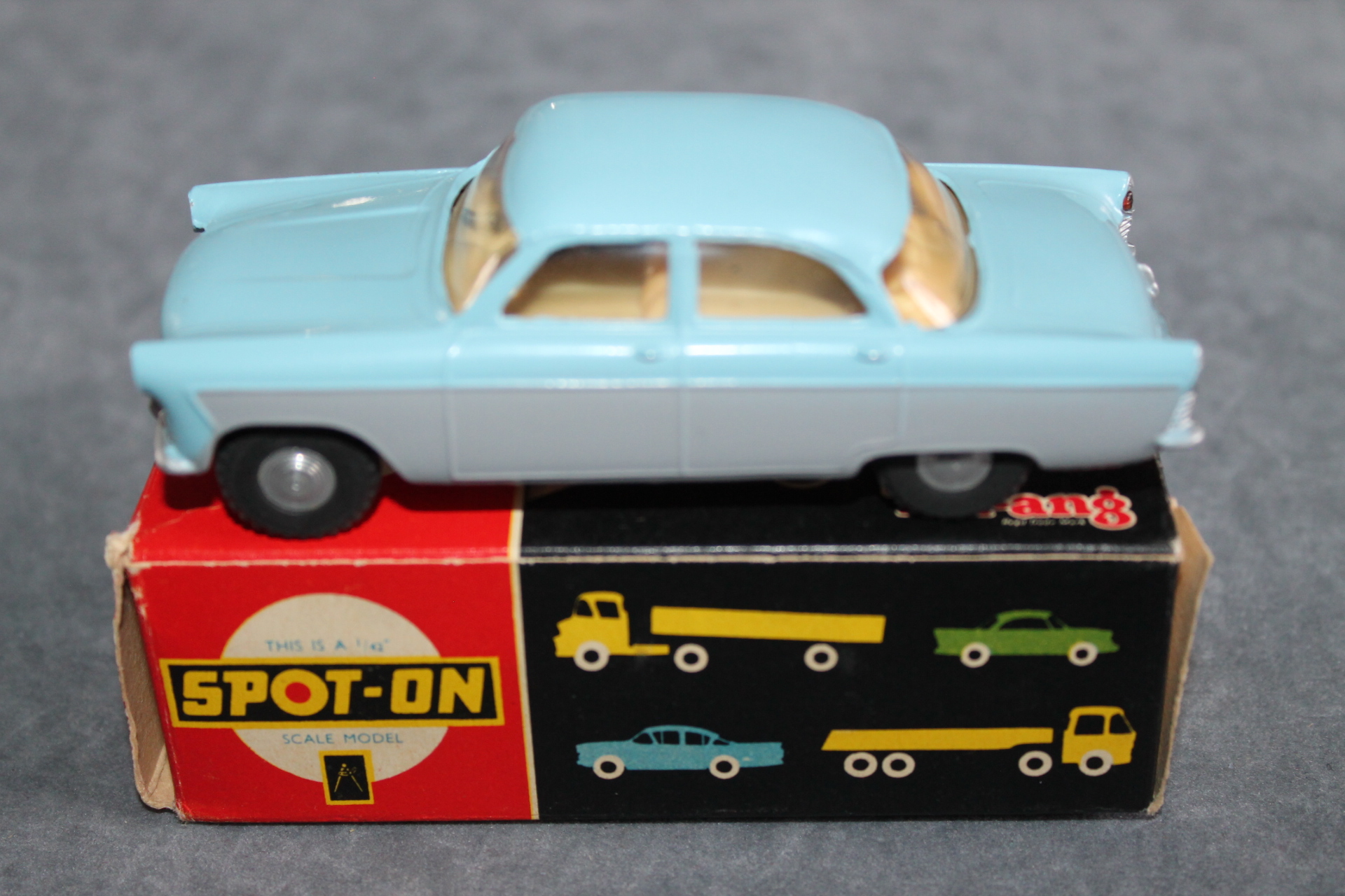 ミニカー SPOT - ON FORD ZODIAC with light Spot-On Toys 100SL Ford Zodiac with lights - Diecast