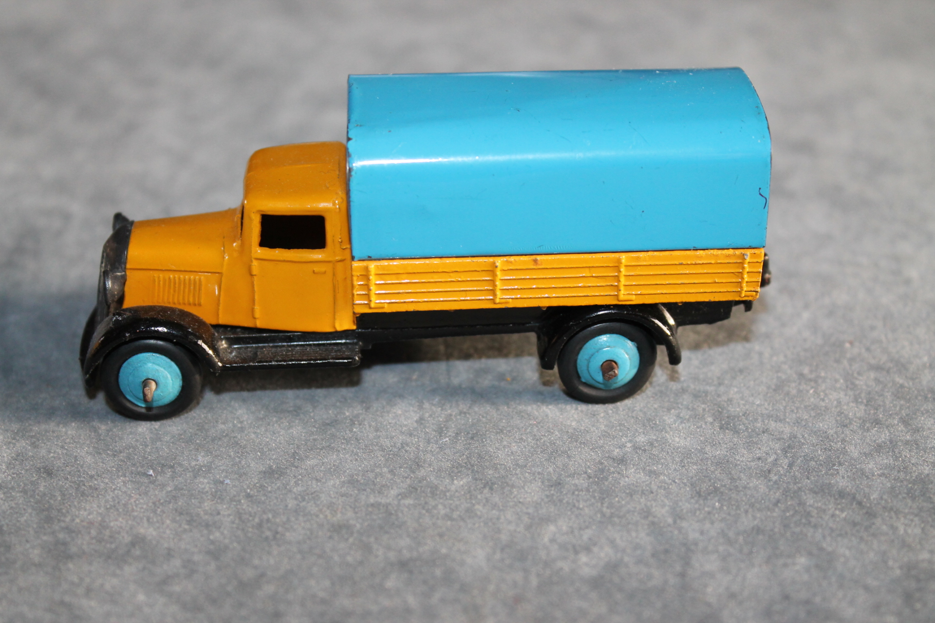Dinky Toys 25B - Fourgon Bâché Vintage échelle 1/48 - Années 40/50