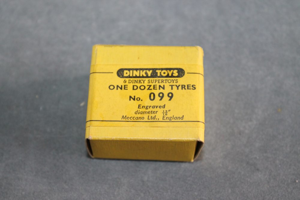 part box ST black tyres dinky toys 099