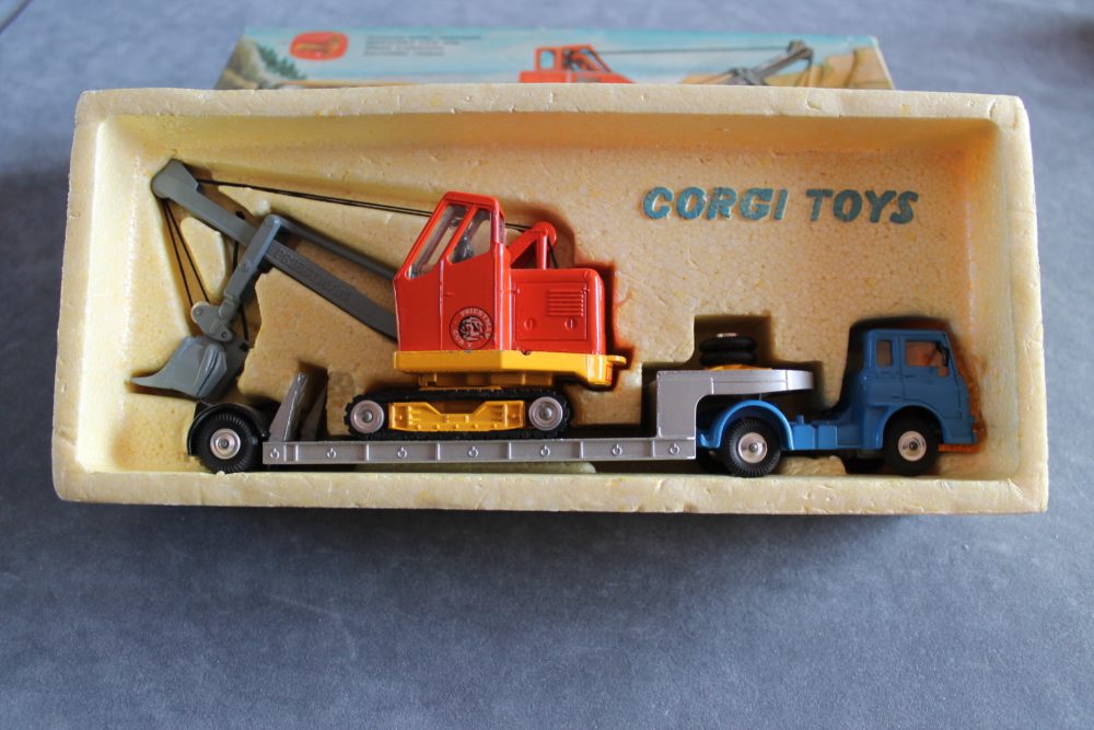 machinery carrier and priestman cub shovel corgi toys gift set 27 open box