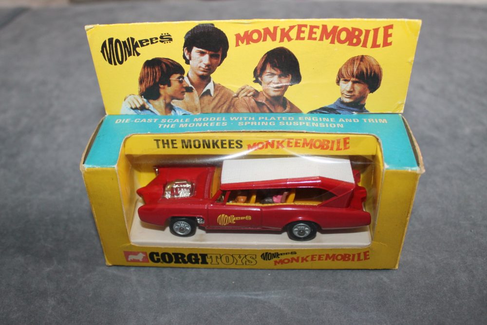 monkeemobile with header card corgi toys 277