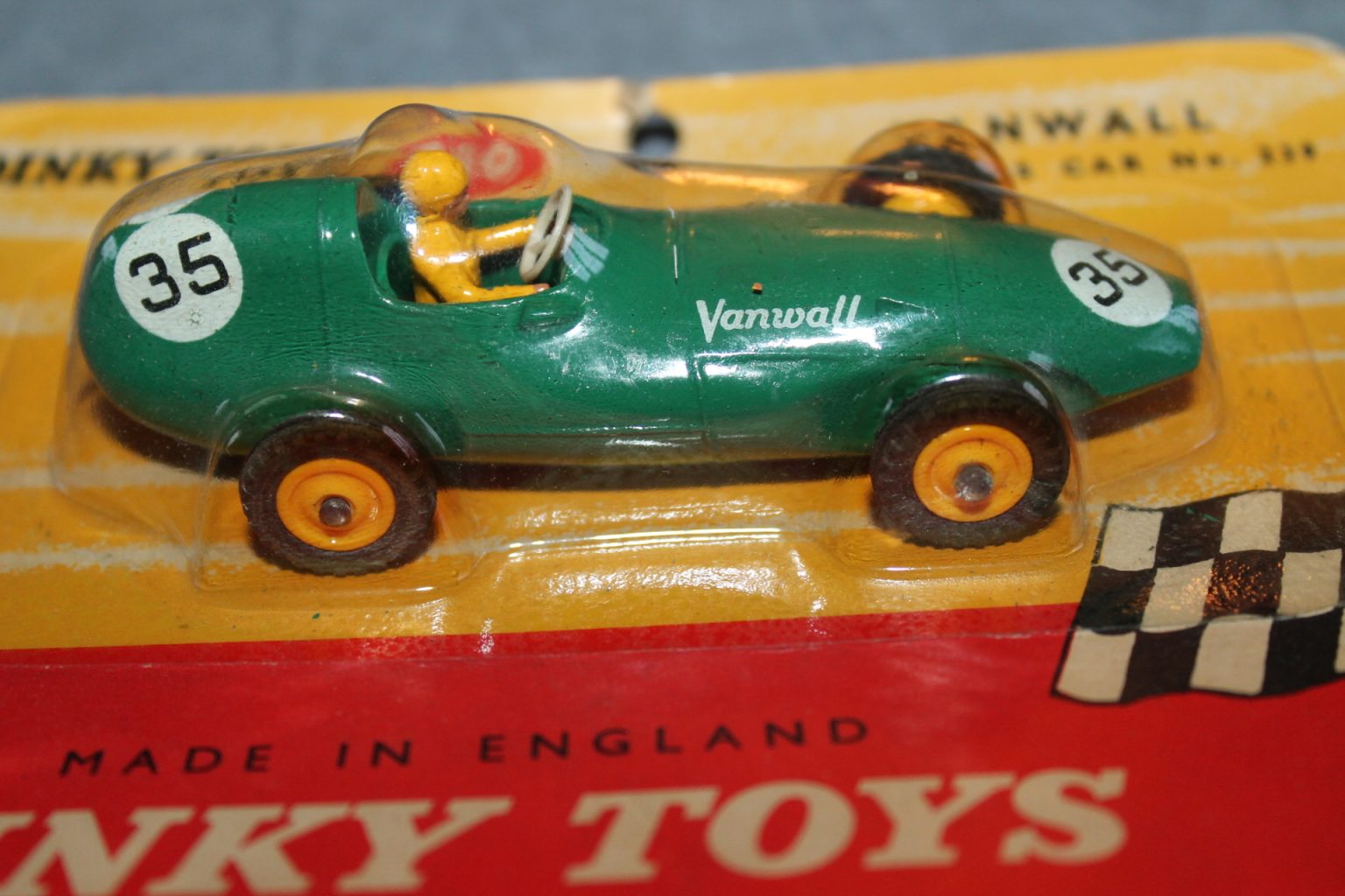 Dinky Toys boite 239 Vanwall Racing car verte 25