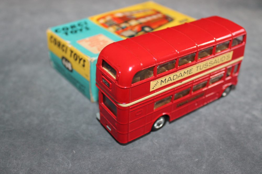 london transport routemaster bus madam tussauds corgi toys 268 back right