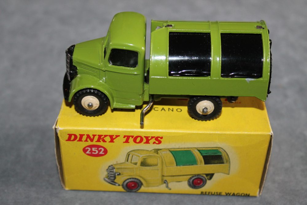 bedford refuse wagon with windows olive dinky toys 252