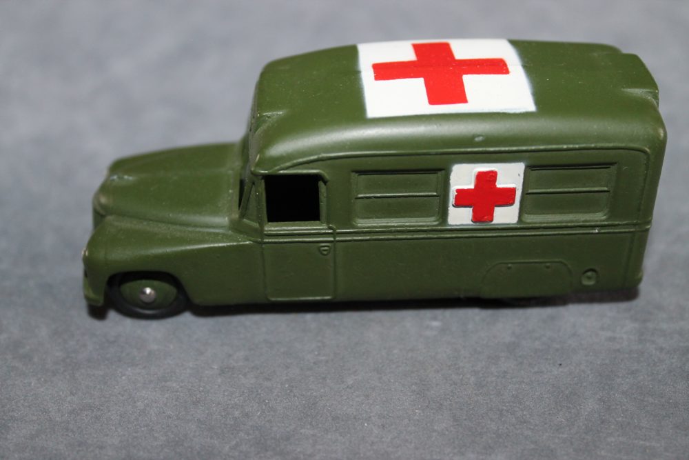 daimler military ambulance us export dinky toys 30hm